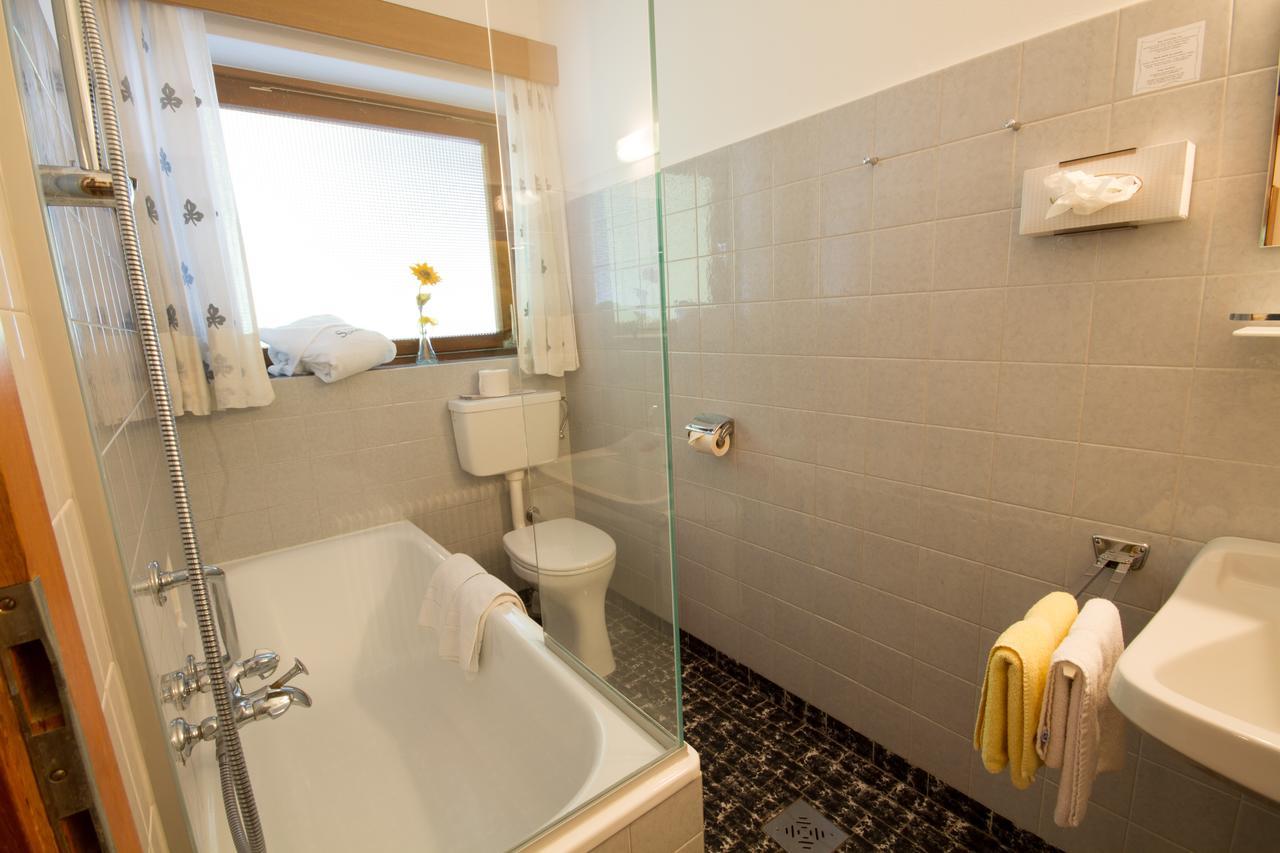 Hotel Garni Sonnblick Bad Kleinkirchheim Habitación foto